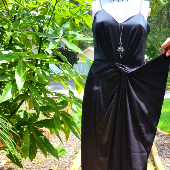 Express satin v-neck midi dress black small - Picture 2 of 10